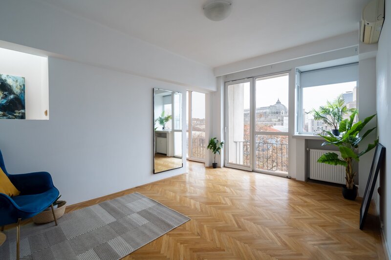 Magheru, blocul Eva, comision 0%, apartament cu 2 camere.