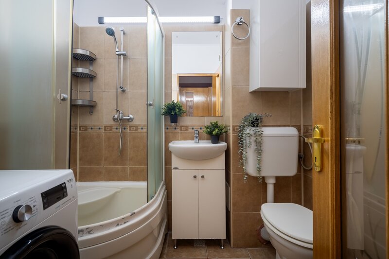 Magheru, blocul Eva, comision 0%, apartament cu 2 camere.